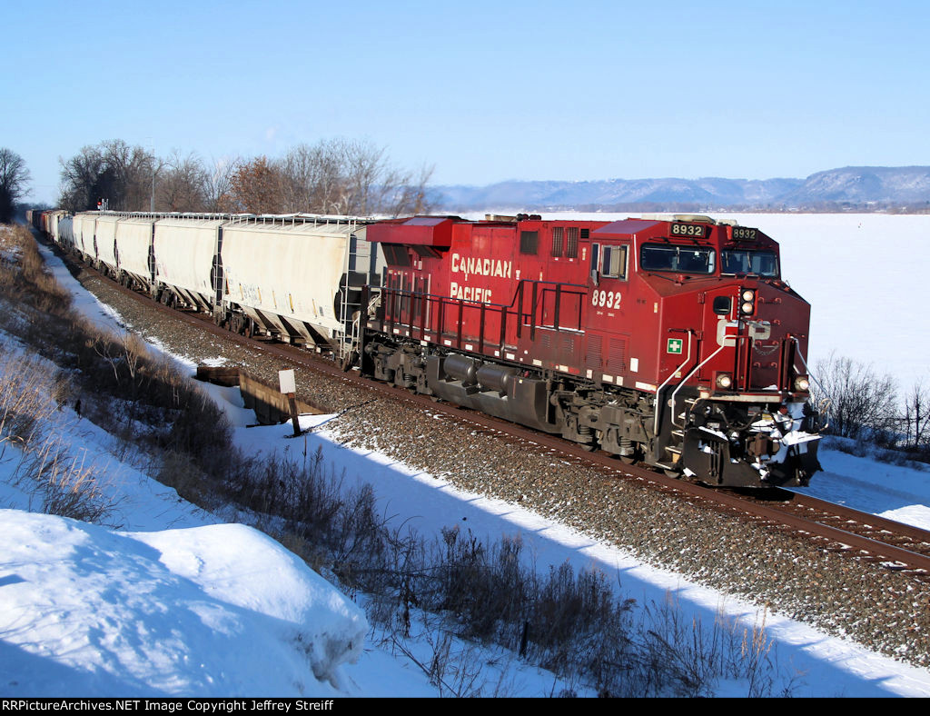 CP 8932